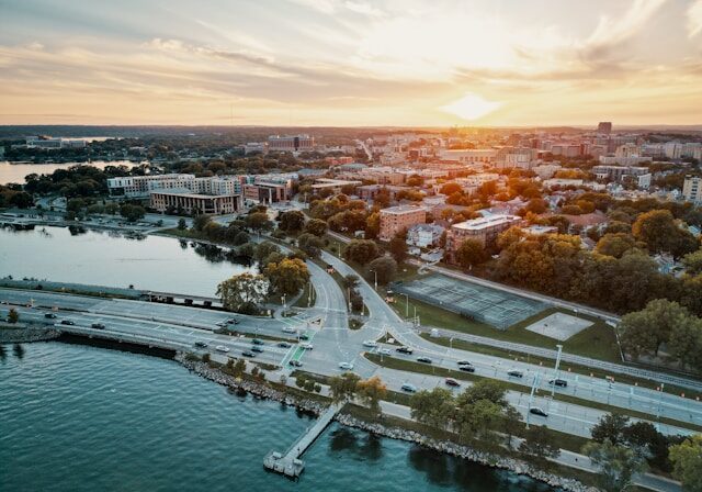 josh-sorenson-wzPEBkFvO6s-unsplash